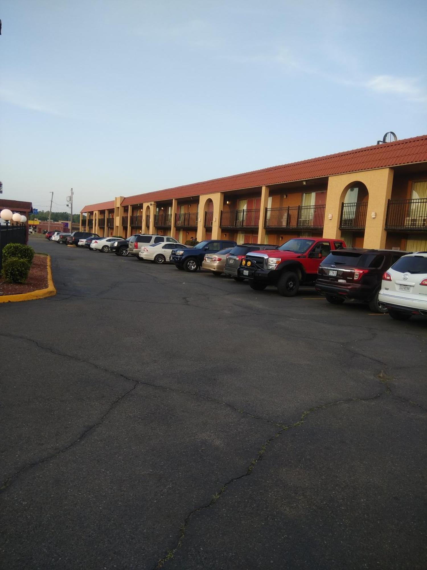 Days Inn By Wyndham Caddo Valley Arkadelphia Exterior photo